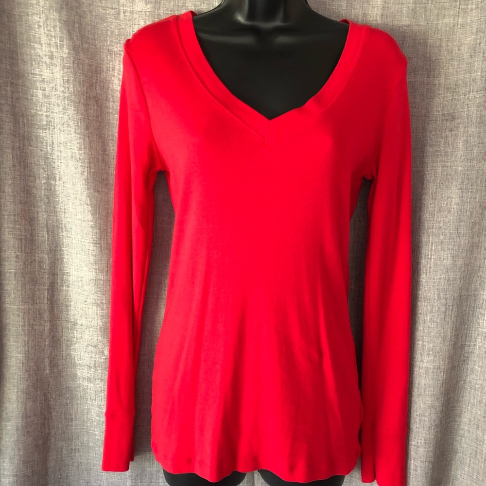Ladies v- neck long sleeve T-shirt